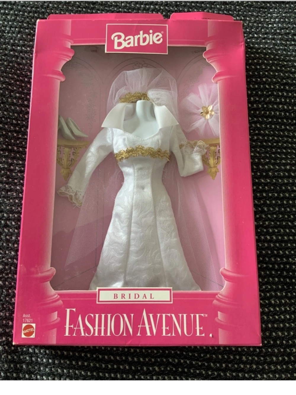 Vintage 1997 Barbie Fashion Avenue Collection Bridal Outfit Veil #17621 Mattel